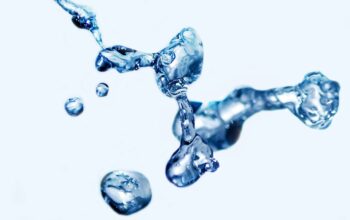 Woda z kranu czy butelkowana Jaki wpływ na zdrowie ma sposób jej konsumpcji